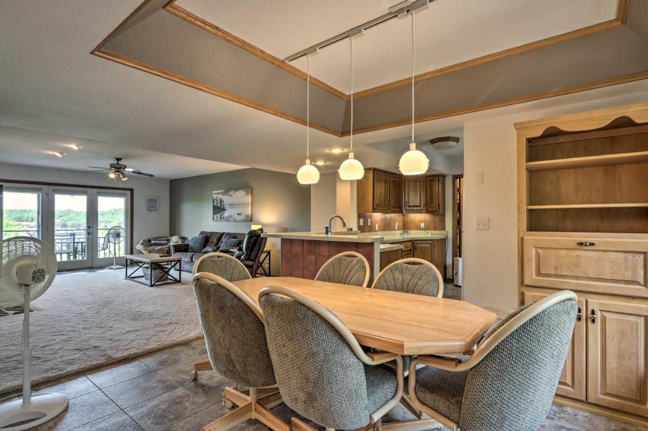 Lakefront Osage Beach Condo With Balcony And Views! エクステリア 写真