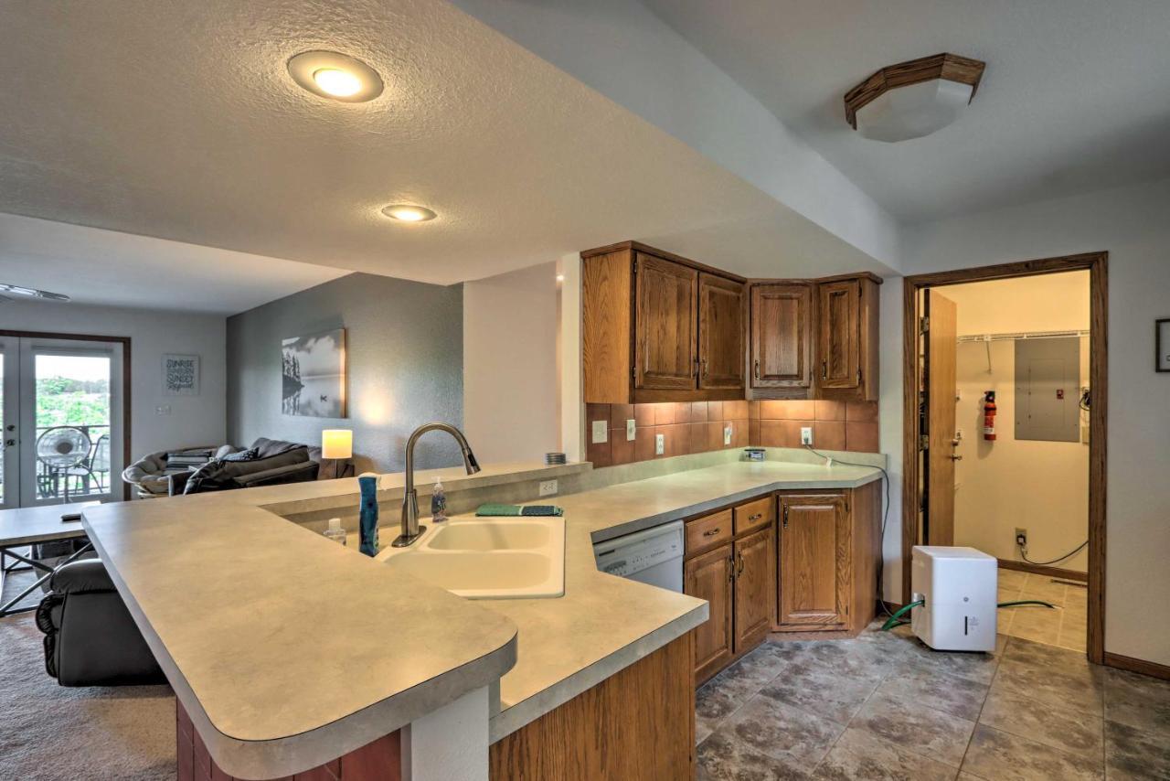 Lakefront Osage Beach Condo With Balcony And Views! エクステリア 写真