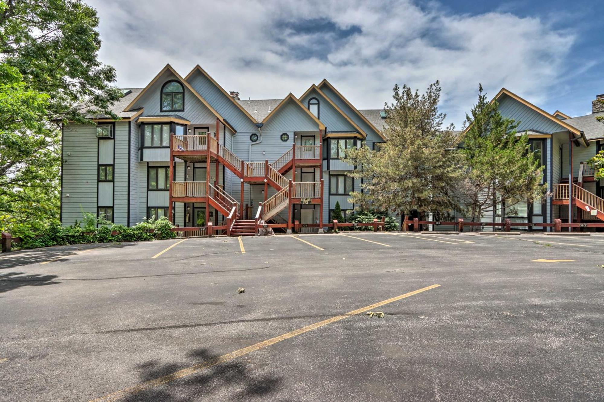 Lakefront Osage Beach Condo With Balcony And Views! エクステリア 写真