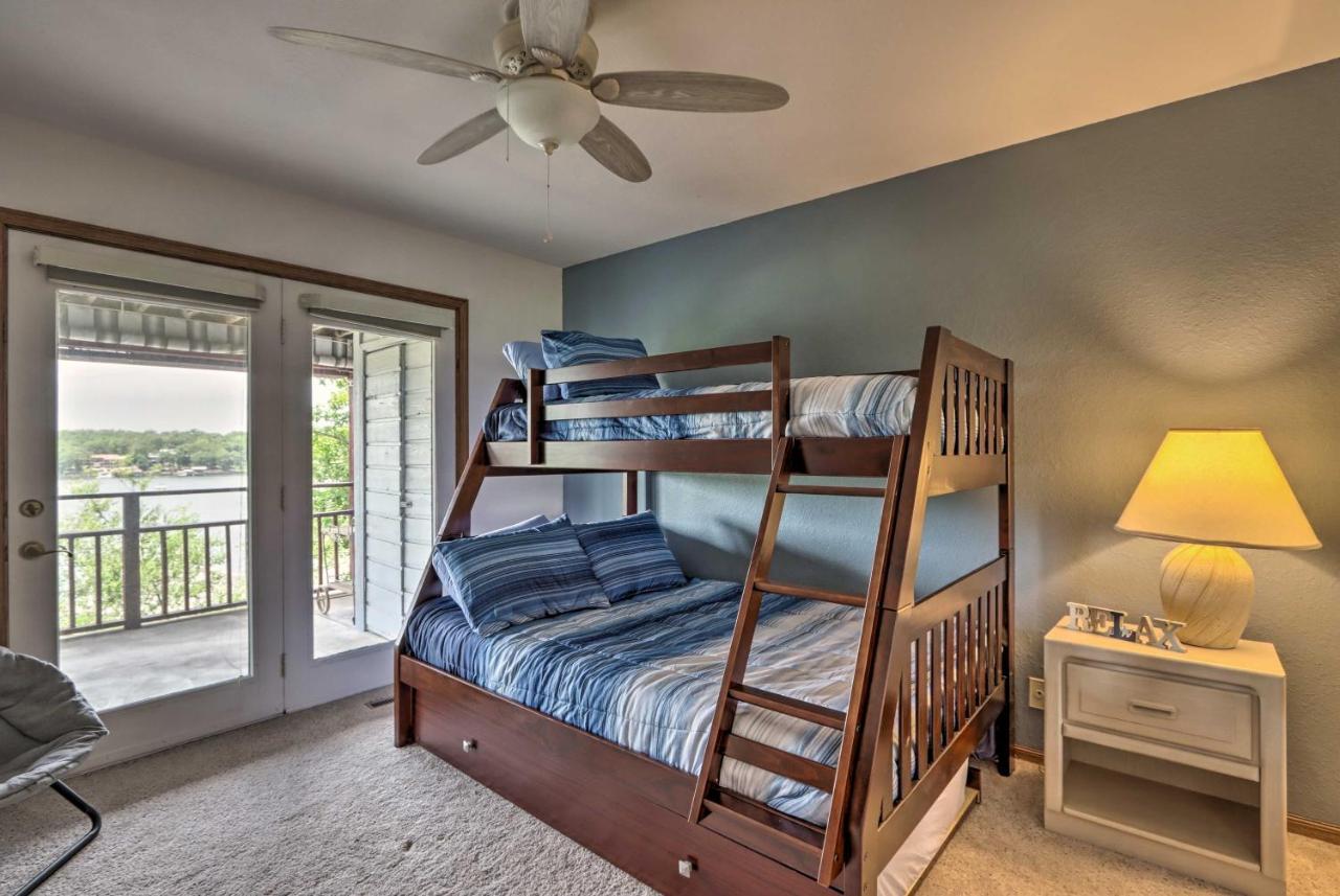 Lakefront Osage Beach Condo With Balcony And Views! エクステリア 写真